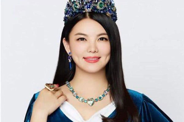 李湘在什么平台直播 只要给钱是什么都卖