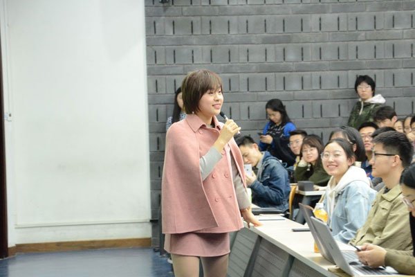 ���������º��˶����� ���Ź��ӵ�ʱ���Ѿ��ǹ�ȥ��