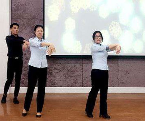 Ȩ��Ů�˿���Ȣ�� Ϊ����������������Լ�