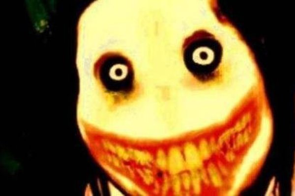 微笑狗是什么意思 红光照向了黑暗中的大狼狗