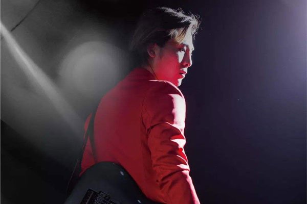 ��ʦ���ƼҾԵ����� �󸻴��Ӣ������