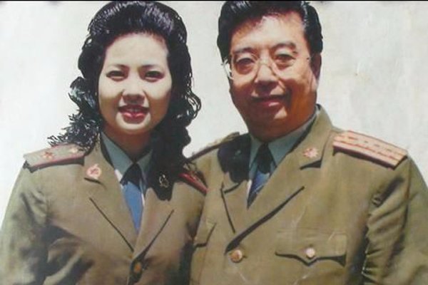 �θ����˫��С���� ����27����θ븸ĸ���ܻ���