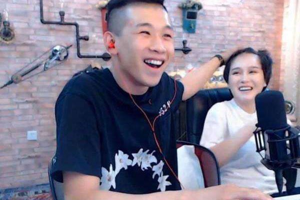 �Ա�ɽŮ������ �ϰּ�������Ů����ôѡ��������