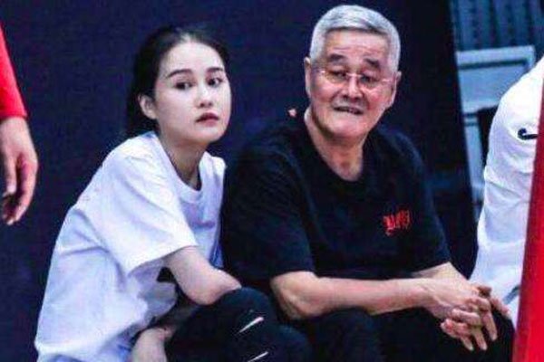 �Ա�ɽŮ������ �ϰּ�������Ů����ôѡ��������