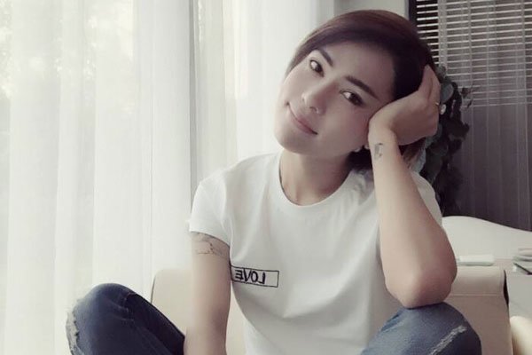 时诗的富二代男朋友 长得雌雄莫辨喜欢的人是男是女