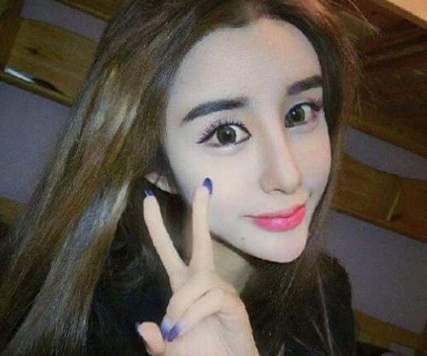 ����������ǰ����Ƭ ��������������һ���߾���