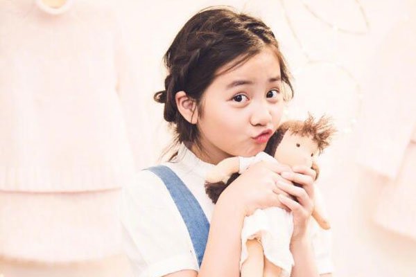 黄忆慈多高个人资料身高已经直逼老爸