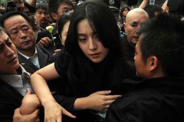 ������ʮ���ֹ��ͼƬ ͵˰©˰��ϴ���лع�Ŀ�����