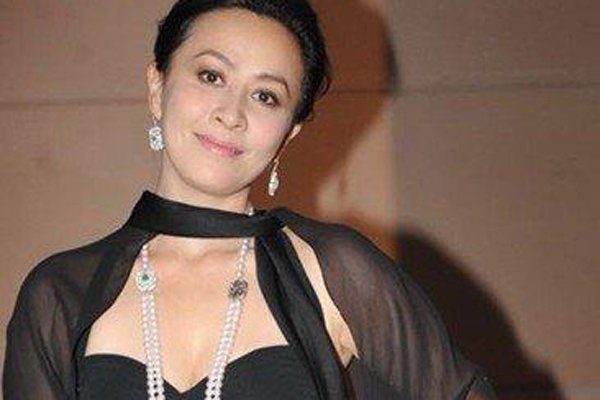 ������90�걻q��Ƶ�����ܿ� Ӳ��Ů���������ᱨ��