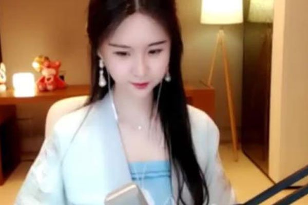 小缘喵ojbk图片资料 仅凭声音就能陶醉一片的斗鱼直播