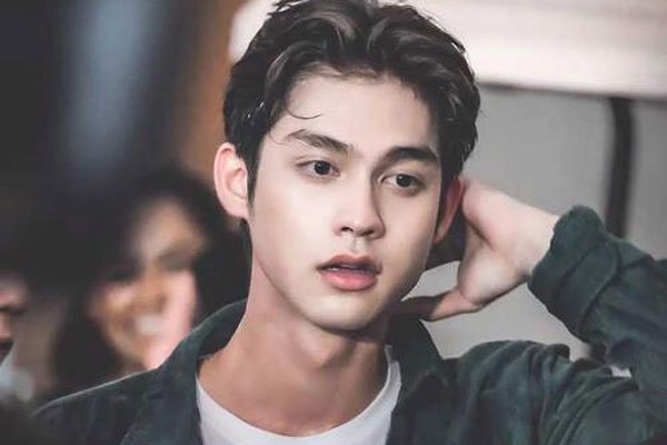 ̩����Աbright���� ��ֵ��ô����ͬ־��