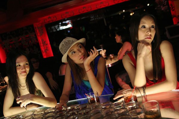 ħ����ʹ���� ����������û���㿿�ĸ���Ůֵ��Ʊ��