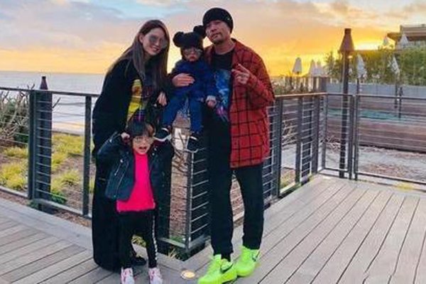 ���ڰ���ĸ�� ����ĸ������������ĵĹ���