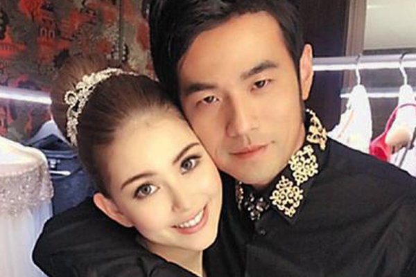 ���ڰ���ĸ�� ����ĸ������������ĵĹ���