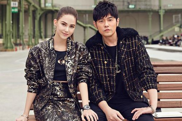 ���ڰ���ĸ�� ����ĸ������������ĵĹ���