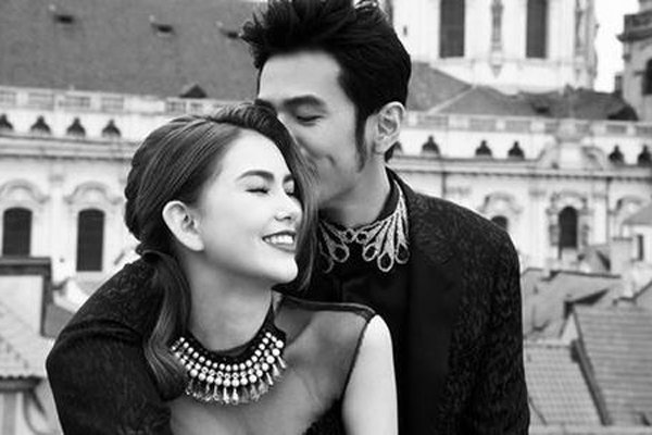 ���ڰ���ĸ�� ����ĸ������������ĵĹ���