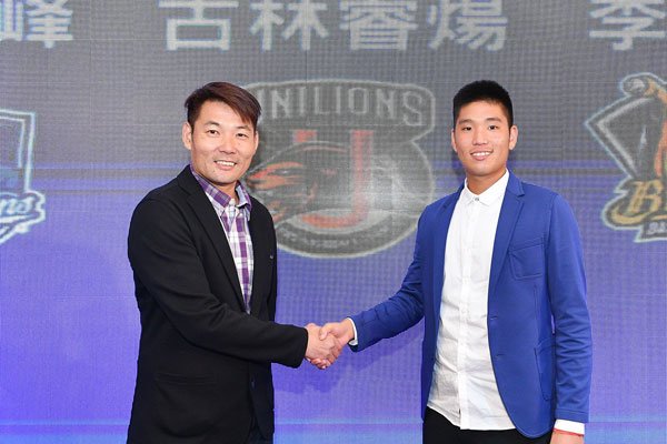 �Ƹ�����˭��� ������������ǻƸ��أ�