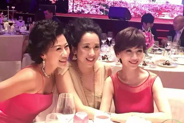 罗康瑞原配何晶洁现状 她不是我们想象中的那个样子