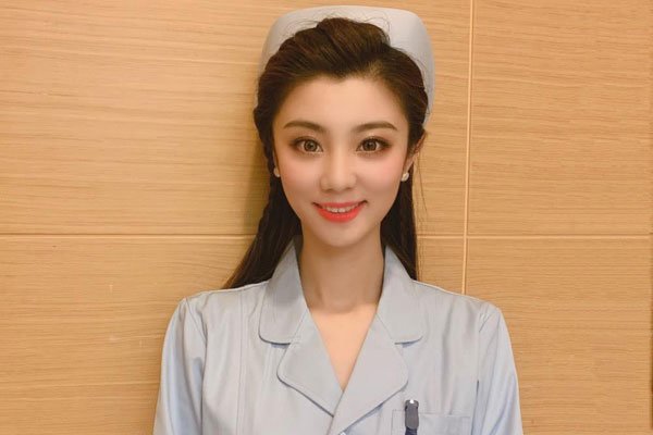 王牌女郎费费个人资料 结婚有后台对象是谁