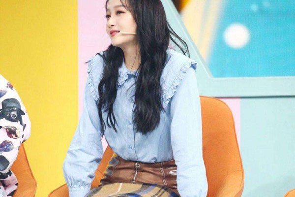 ����Ů�ɷѷѸ������� ����к�̨������˭