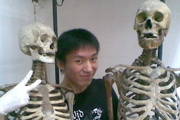 ��ʬŮ����ĸ�ѧУ�� ��ô���Ϊʲô�����ְ���