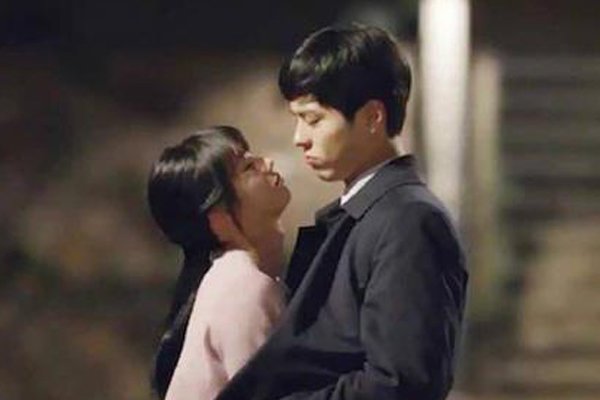 �ӱ���������Ϸ��Ӧ �������촽������Ȼ�ио�