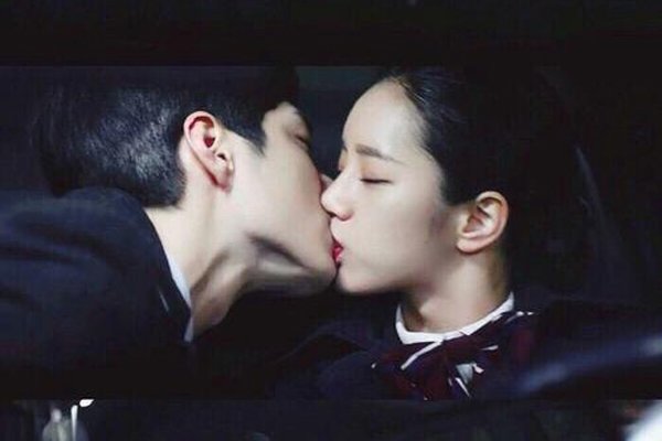 �ӱ���������Ϸ��Ӧ �������촽������Ȼ�ио�