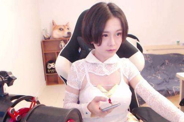 ��ī����4ָ��� �Ա�����ֻ��αװ��Ů����