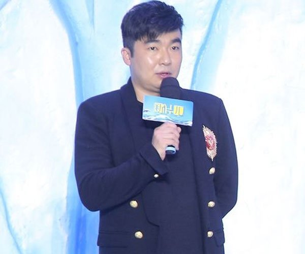 梁超制片人多大了有钱吗 何雯娜嫁给他很亏吗