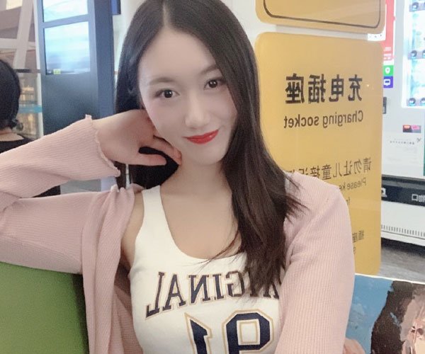 卢漫玉个人资料 劈腿专业户遇到奇葩男友