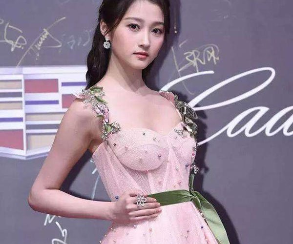 关晓彤的不良照片这个真的找错人了