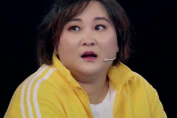 贾玲妈妈简介 看似乐观的她却有不为人知的悲惨经历