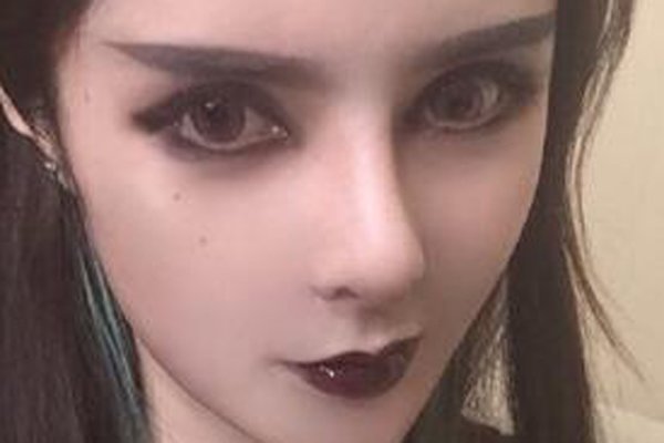 �����Ϲ�����΢������ ������һ����Ѱ��������Ů��