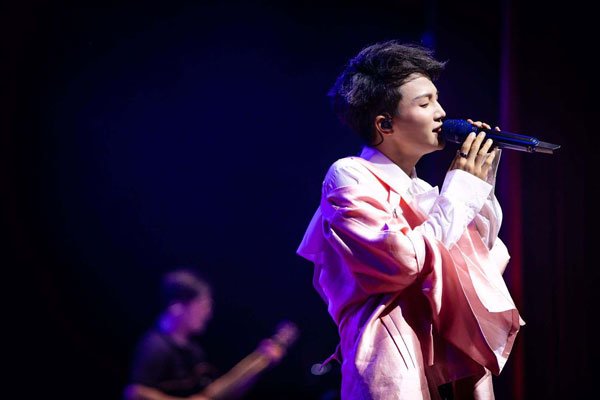 周深为什么是女声 特殊嗓音给他带来的好处和坏处