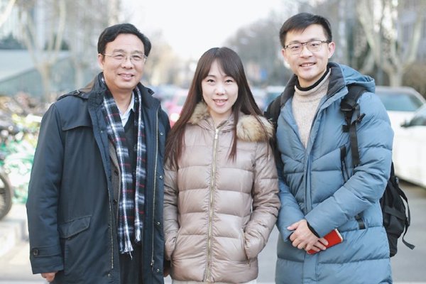 �²۴�Ὢ����ĸ������ϼ�� ΢��������ʦ������������Ŀ