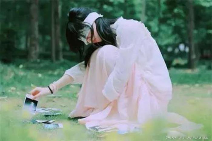 心里委屈的句子发朋友圈 压抑憋屈又无奈的句子