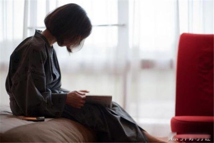 心里委屈的句子发朋友圈 压抑憋屈又无奈的句子