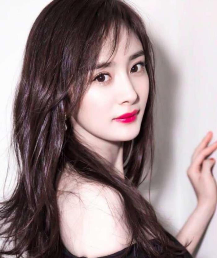 杨幂身材到底多有料 身价资产有多少亿