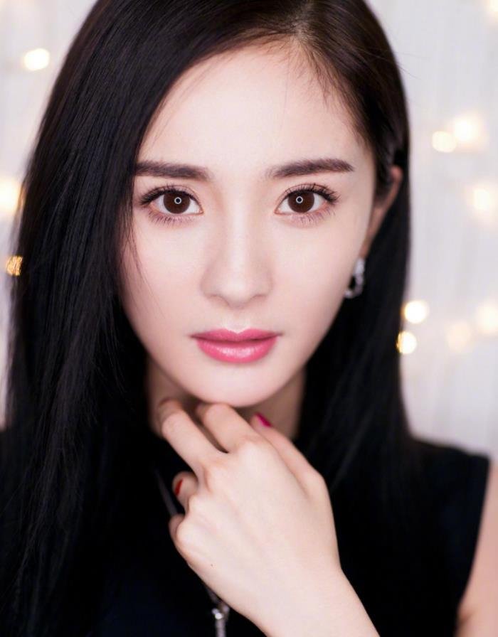 杨幂身材到底多有料 身价资产有多少亿