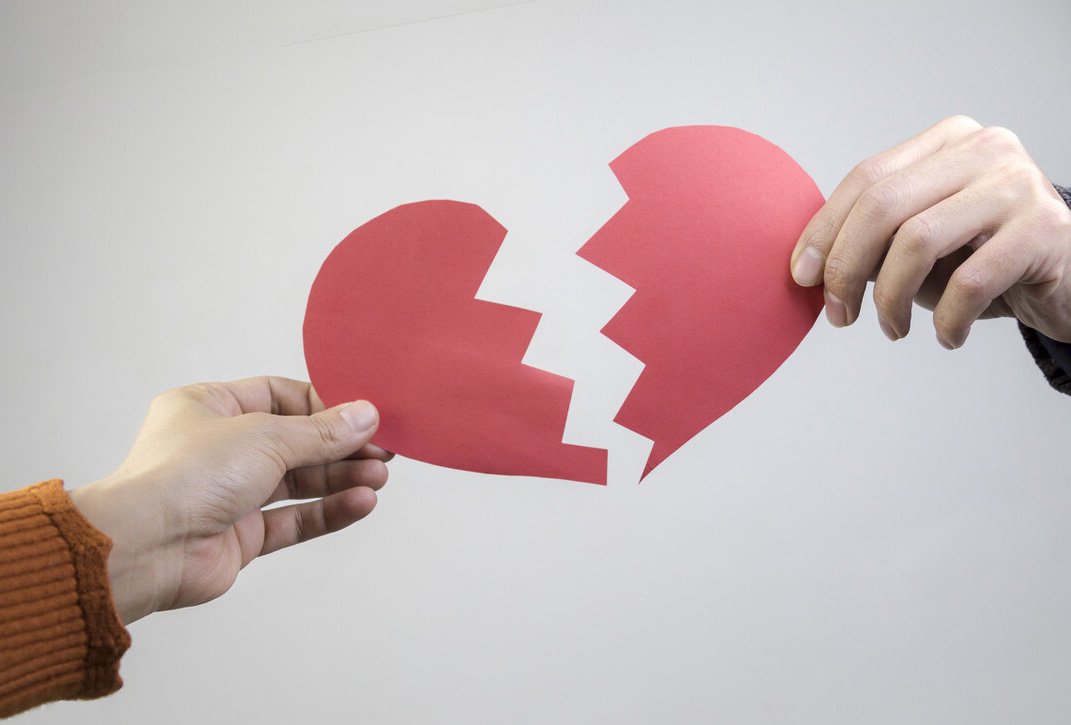 前夫放不下前妻的表现有哪些 男人离婚放下前妻的3个表现