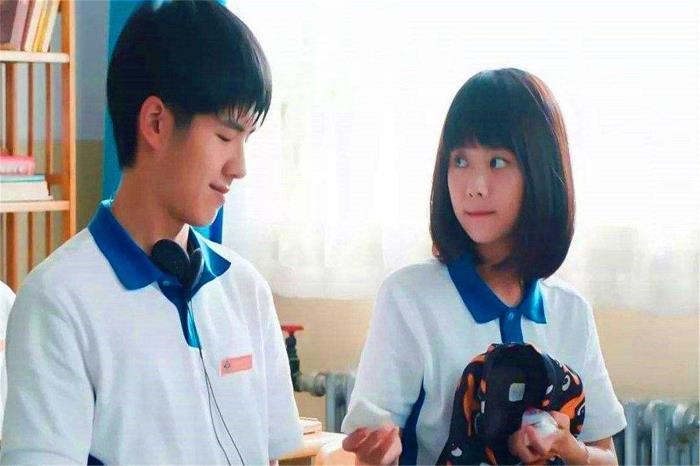 如何知道对方喜不喜欢自己 同桌喜欢你的几种表现