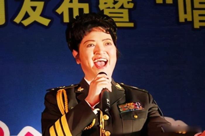 耿莲凤个人简历资料与张振富二重唱如此美妙