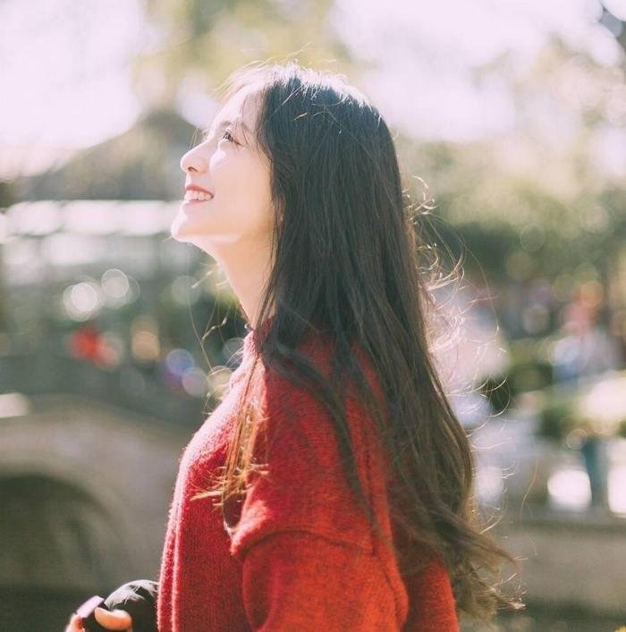 ������һ�����ֵ�Ů�� һ��Ů�˸�ִ󲻴�ϸ��