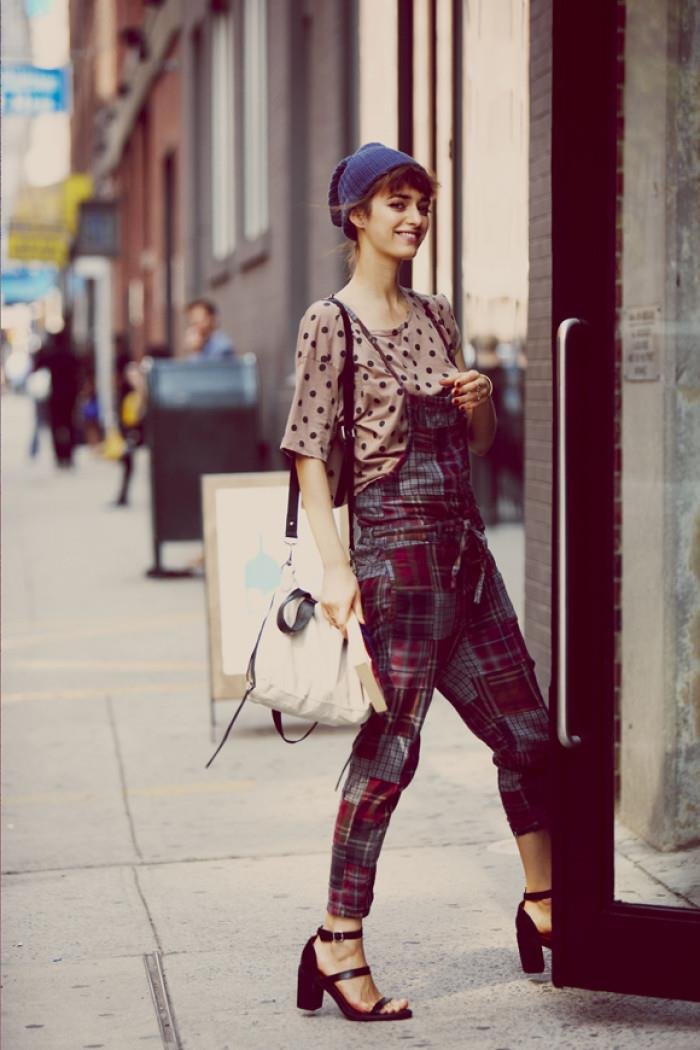 ������һ�����ֵ�Ů�� һ��Ů�˸�ִ󲻴�ϸ��