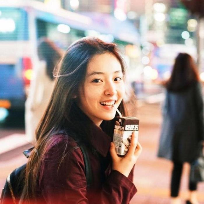 ������һ�����ֵ�Ů�� һ��Ů�˸�ִ󲻴�ϸ��