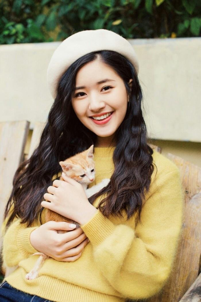 ������һ�����ֵ�Ů�� һ��Ů�˸�ִ󲻴�ϸ��