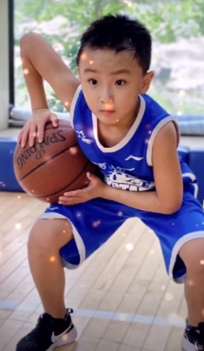 �������ֹ�ͮ���Ϲ���˭ �ͺ�����ʲô��ϵ