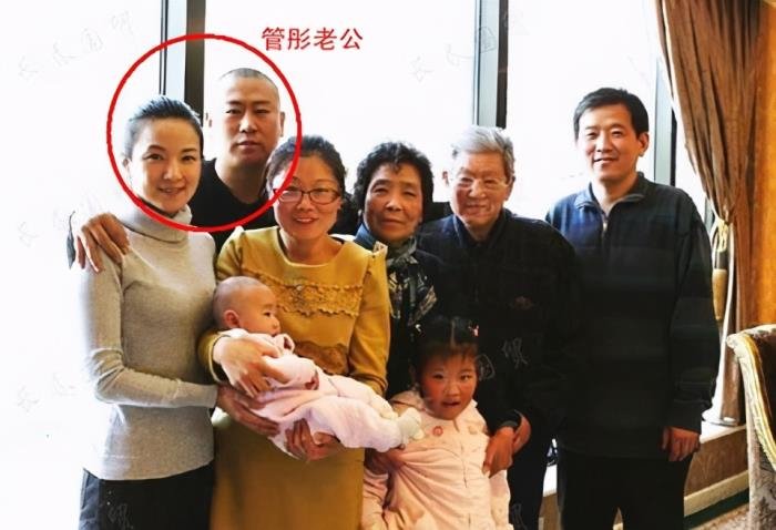 �������ֹ�ͮ���Ϲ���˭ �ͺ�����ʲô��ϵ