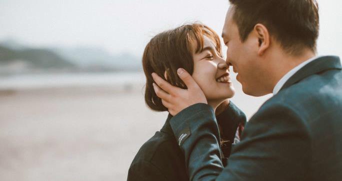 �������������κ�һ���ط���ʾ ���ǲ�ͬ��λ���Ը�