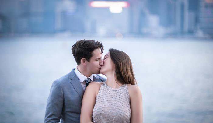 �������������κ�һ���ط���ʾ ���ǲ�ͬ��λ���Ը�